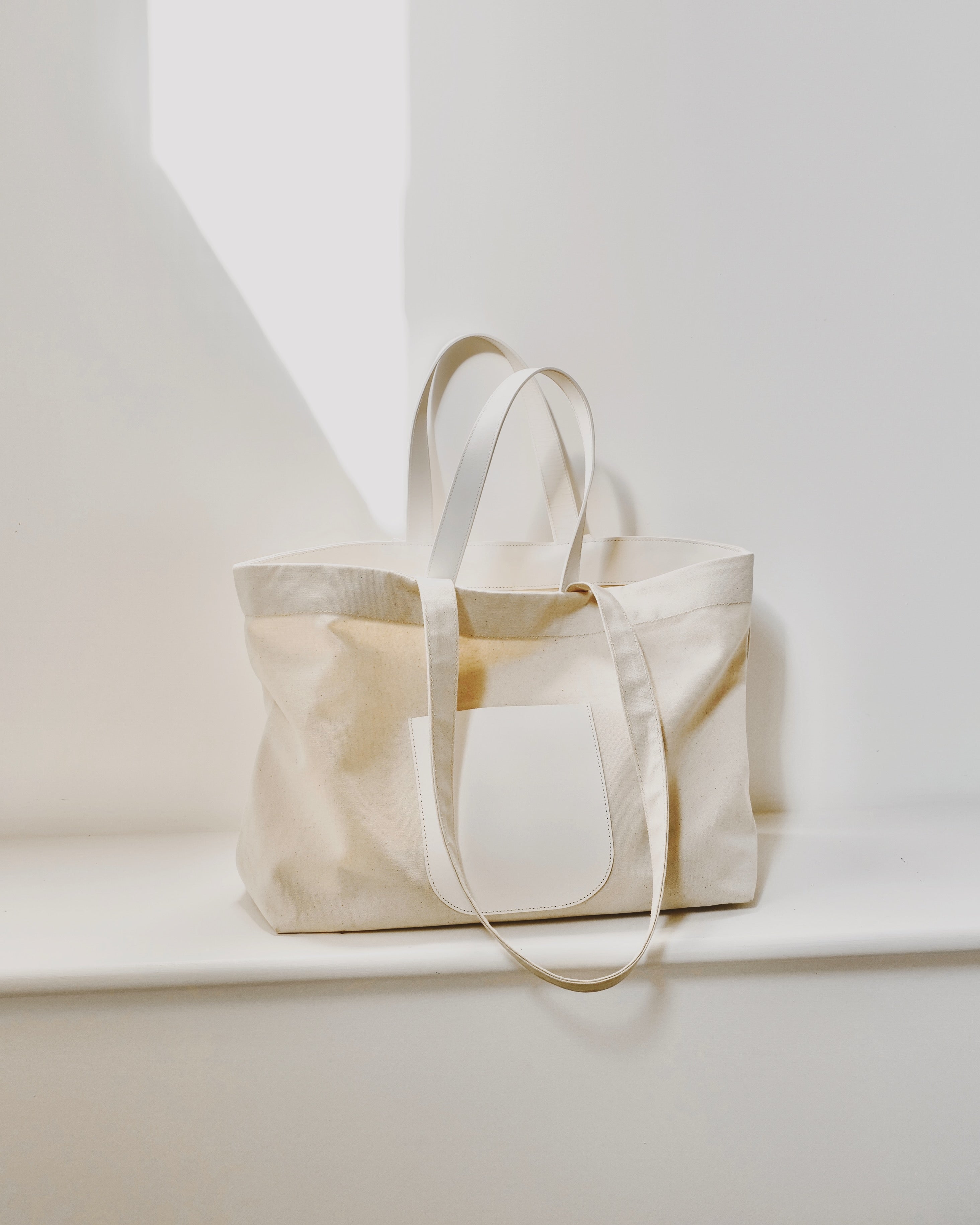 Daily Tote / White
